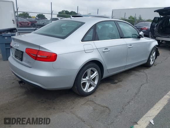 ✅ 2013 Audi A4 Premium • VIN: WAUAFAFL8DA181467 • Лот: 42672105. Опубликован ранее на IAAI с пробегом 136 633 миль. Бесплатный доступ к архиву аукционных продаж из США и подробный отчёт об истории автомобиля на DreamBid. Изображение 4.
