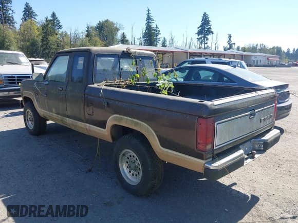 ✅ 1987 Ford Ranger • VIN: 1FTCR15T3HPB19207 • Lot: 43216311. Listed on IAAI with 32,557 mi. Free auction sales archive from the USA and detailed vehicle history report at DreamBid. Image 3.