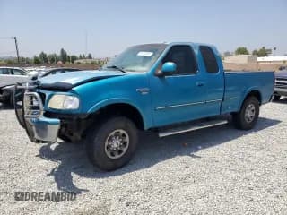 ✅ 1998 Ford F-250 • VIN: 1FTPX28L0WKB51597 • Lot: 61813065. Listed on Copart with 206,958 mi. Free auction sales archive from the USA and detailed vehicle history report at DreamBid. Image 1.