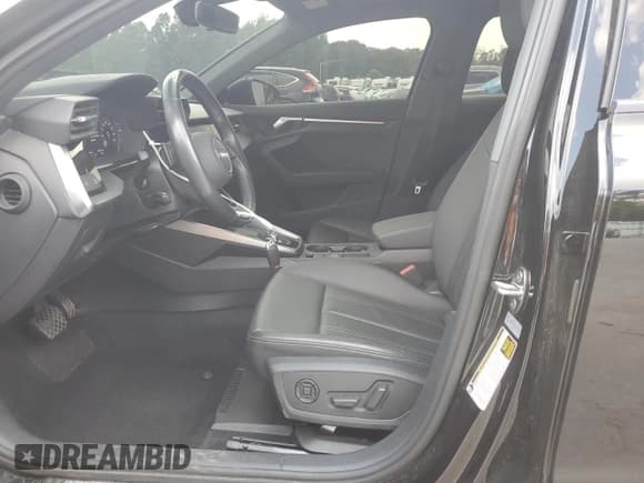 ✅ 2022 Audi A3 Premium • VIN: WAUAUDGY5NA040780 • Lot: 65610035. Wystawiony na Copart z przebiegiem 73 534 mil. Bezpłatny archiwum sprzedaży aukcyjnych z USA i szczegółowy raport historii pojazdu na DreamBid. Zdjęcie 7.