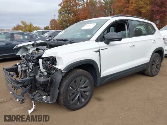 ✅ 2024 Volkswagen Taos S • VIN: 3VV5X7B20RM052801 • Lot: 43569437. Listed on IAAI with 10,229 mi. Free auction sales archive from the USA and detailed vehicle history report at DreamBid. Image 2.