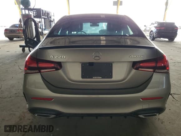 ✅ 2020 Mercedes-Benz A 220 • VIN: W1K3G4FB4LW043532 • Lot: 51285845. Wystawiony na Copart z przebiegiem 21 863 mil. Bezpłatny archiwum sprzedaży aukcyjnych z USA i szczegółowy raport historii pojazdu na DreamBid. Zdjęcie 6.