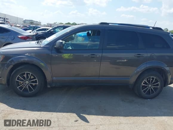 ✅ 2018 Dodge Journey SE • VIN: 3C4PDCAB6JT535309 • Lot: 43100516. Wystawiony na IAAI z przebiegiem 126 304 mil. Bezpłatny archiwum sprzedaży aukcyjnych z USA i szczegółowy raport historii pojazdu na DreamBid. Zdjęcie 14.