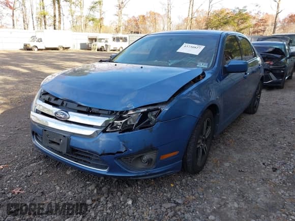 ✅ 2010 Ford Fusion SE • VIN: 3FAHP0HAXAR381357 • Lot: 43730827. Listed on IAAI with 165,891 mi. Free auction sales archive from the USA and detailed vehicle history report at DreamBid. Image 2.