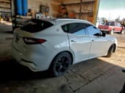 ✅ 2017 Maserati Levante S • VIN: ZN661YUL6HX231285 • Lot: 94260335. Wystawiony na Copart z przebiegiem Nie podano. Bezpłatny archiwum sprzedaży aukcyjnych z USA i szczegółowy raport historii pojazdu na DreamBid. Zdjęcie 3.