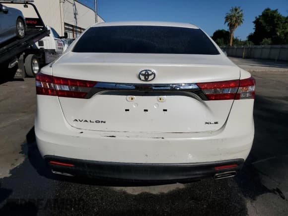 ✅ 2014 Toyota Avalon Limited • VIN: 4T1BK1EB0EU127815 • Lot: 80685165. Wystawiony na Copart z przebiegiem Nie podano. Bezpłatny archiwum sprzedaży aukcyjnych z USA i szczegółowy raport historii pojazdu na DreamBid. Zdjęcie 6.