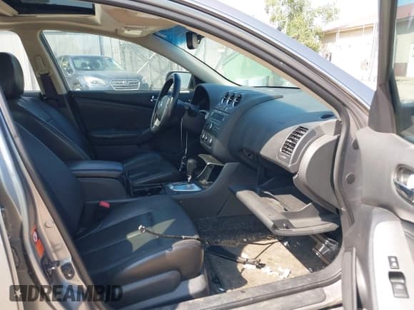 ✅ 2009 Nissan Altima SL • VIN: 1N4BL21E69C118237 • Lot: 42779416. Wystawiony na IAAI z przebiegiem 172 372 mil. Bezpłatny archiwum sprzedaży aukcyjnych z USA i szczegółowy raport historii pojazdu na DreamBid. Zdjęcie 5.