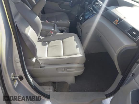 ✅ 2014 Honda Odyssey EX-L • VIN: 5FNRL5H68EB081780 • Lot: 43671968. Wystawiony na IAAI z przebiegiem 112 778 mil. Bezpłatny archiwum sprzedaży aukcyjnych z USA i szczegółowy raport historii pojazdu na DreamBid. Zdjęcie 5.