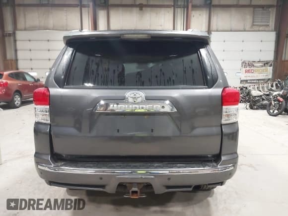 ✅ 2010 Toyota 4Runner SR5 • VIN: JTEBU5JR9A5007519 • Лот: 43569375. Опубликован ранее на IAAI с пробегом 256 222 миль. Бесплатный доступ к архиву аукционных продаж из США и подробный отчёт об истории автомобиля на DreamBid. Изображение 17.