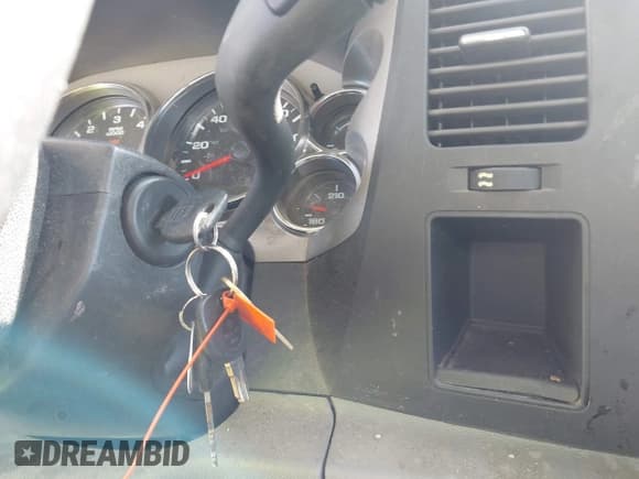 ✅ 2012 Chevrolet Silverado 2500HD Work Truck • VIN: 1GB0CVCG6CF190406 • Lot: 43661604. Wystawiony na IAAI z przebiegiem 162 753 mil. Bezpłatny archiwum sprzedaży aukcyjnych z USA i szczegółowy raport historii pojazdu na DreamBid. Zdjęcie 11.