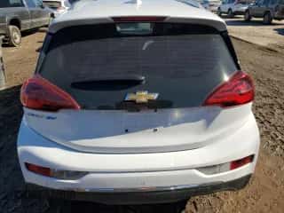 2017 Chevrolet Bolt EV Premier z VIN 1G1FX6S04H4169733, wystawiony jako Copart lot #38943834 z przebiegiem 57 721 mil mil oraz . Historia ofert i sprzedaży dostępna na DreamBid. Obrazek 6.