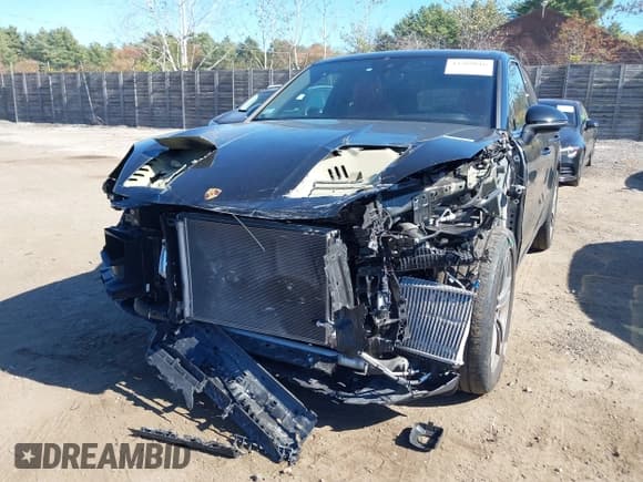 ✅ 2024 Porsche Cayenne • VIN: WP1AA2AY6RDA02454 • Lot: 43369816. Wystawiony na IAAI z przebiegiem 28 705 mil. Bezpłatny archiwum sprzedaży aukcyjnych z USA i szczegółowy raport historii pojazdu na DreamBid. Zdjęcie 6.