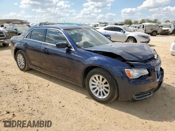 ✅ 2013 Chrysler 300 • VIN: 2C3CCAAG3DH647861 • Lot: 67792215. Listed on Copart with 66,499 mi. Free auction sales archive from the USA and detailed vehicle history report at DreamBid. Image 4.