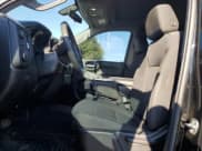 ✅ 2020 Chevrolet Silverado 1500 Custom • VIN: 1GCUYBEF1LZ260720 • Lot: 73553114. Wystawiony na Copart z przebiegiem 179 907 mil. Bezpłatny archiwum sprzedaży aukcyjnych z USA i szczegółowy raport historii pojazdu na DreamBid. Zdjęcie 7.