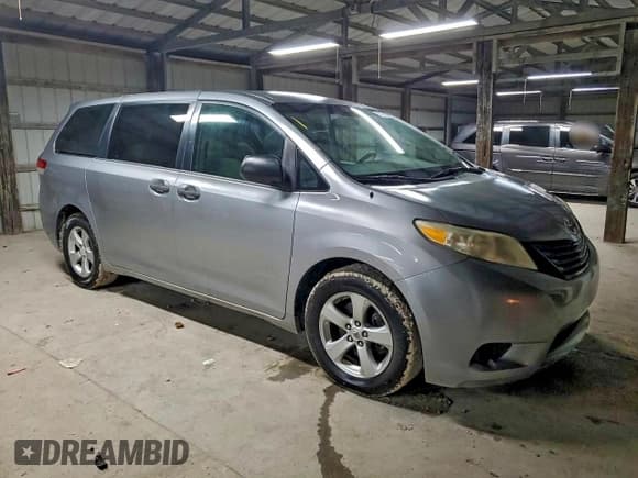 ✅ 2013 Toyota Sienna L • VIN: 5TDZK3DC3DS281334 • Лот: 94892005. Опубликован ранее на Copart с пробегом 264 714 миль. Бесплатный доступ к архиву аукционных продаж из США и подробный отчёт об истории автомобиля на DreamBid. Изображение 4.