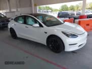 ✅ 2022 Tesla Model 3 Long Range • VIN: 5YJ3E1EB6NF115533 • Lot: 42144038. Wystawiony na IAAI z przebiegiem 53 225 mil. Bezpłatny archiwum sprzedaży aukcyjnych z USA i szczegółowy raport historii pojazdu na DreamBid. Zdjęcie 1.