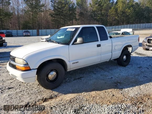 ✅ 2001 Chevrolet S-10 LS • VIN: 1GCCS19W718225703 • Лот: 86328204. Опубликован ранее на Copart с пробегом 243 471 миль. Бесплатный доступ к архиву аукционных продаж из США и подробный отчёт об истории автомобиля на DreamBid. Изображение 1.