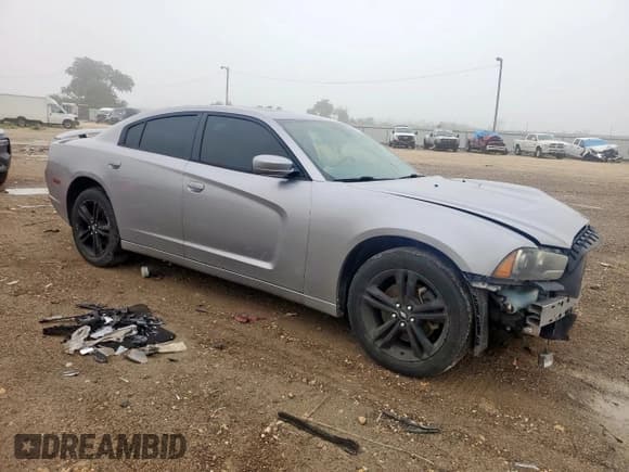 ✅ 2013 Dodge Charger RT Max • VIN: 2C3CDXDT6DH682564 • Lot: 58780755. Wystawiony na Copart z przebiegiem 150 848 mil. Bezpłatny archiwum sprzedaży aukcyjnych z USA i szczegółowy raport historii pojazdu na DreamBid. Zdjęcie 4.