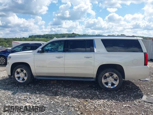✅ 2015 Chevrolet Suburban LTZ • VIN: 1GNSKKKC0FR626990 • Lot: 43302809. Wystawiony na IAAI z przebiegiem 144 094 mil. Bezpłatny archiwum sprzedaży aukcyjnych z USA i szczegółowy raport historii pojazdu na DreamBid. Zdjęcie 14.