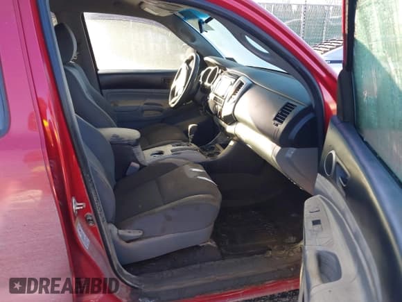 ✅ 2015 Toyota Tacoma • VIN: 3TMLU4ENXFM193955 • Lot: 41634323. Listed on IAAI with 103,480 mi. Free auction sales archive from the USA and detailed vehicle history report at DreamBid. Image 5.