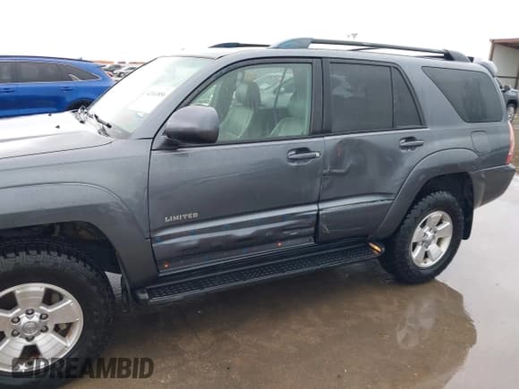 ✅ 2005 Toyota 4Runner Limited • VIN: JTEZU17R750053447 • Lot: 42163856. Wystawiony na IAAI z przebiegiem 240 283 mil. Bezpłatny archiwum sprzedaży aukcyjnych z USA i szczegółowy raport historii pojazdu na DreamBid. Zdjęcie 6.