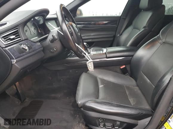 ✅ 2010 BMW 7 Series 750Li xDrive • VIN: WBAKC8C57ACY68144 • Lot: 84947475. Listed on Copart with 132,275 mi. Free auction sales archive from the USA and detailed vehicle history report at DreamBid. Image 7.