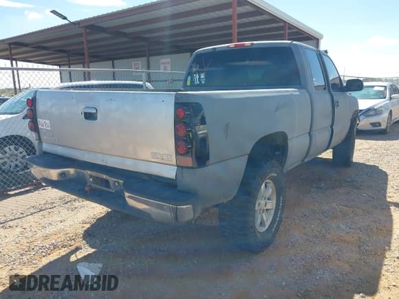 ✅ 2000 Chevrolet Silverado 1500 LT • VIN: 1GCEK19T0YE177228 • Lot: 43270228. Listed on IAAI with 277,318 mi. Free auction sales archive from the USA and detailed vehicle history report at DreamBid. Image 4.
