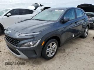 ✅ 2022 Hyundai Kona SE • VIN: KM8K22AB4NU805476 • Лот: 74182684. Опубликован ранее на Copart с пробегом Не указан. Бесплатный доступ к архиву аукционных продаж из США и подробный отчёт об истории автомобиля на DreamBid. Изображение 1.