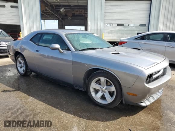 ✅ 2013 Dodge Challenger SXT • VIN: 2C3CDYAG4DH674914 • Lot: 60047544. Wystawiony na Copart z przebiegiem 79 978 mil. Bezpłatny archiwum sprzedaży aukcyjnych z USA i szczegółowy raport historii pojazdu na DreamBid. Zdjęcie 4.