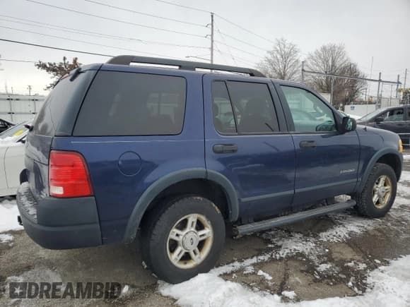 ✅ 2005 Ford Explorer XLS • VIN: 1FMZU62K95UA75594 • Lot: 87932895. Listed on Copart with 248,661 mi. Free auction sales archive from the USA and detailed vehicle history report at DreamBid. Image 3.