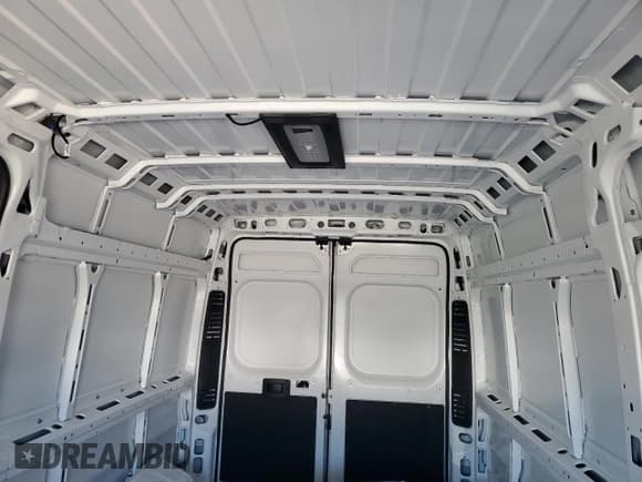 ✅ 2024 Ram ProMaster Cargo Tradesman • VIN: 3C6LRVDG8RE153762 • Lot: 71704555. Wystawiony na Copart z przebiegiem 1 338 mil. Bezpłatny archiwum sprzedaży aukcyjnych z USA i szczegółowy raport historii pojazdu na DreamBid. Zdjęcie 10.