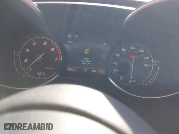 ✅ 2017 Alfa Romeo Giulia • VIN: ZARFAEDN5H7550586 • Lot: 41431924. Listed on IAAI with 42,930 mi. Free auction sales archive from the USA and detailed vehicle history report at DreamBid. Image 7.