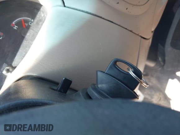 ✅ 2000 Ford F-150 XL • VIN: 1FTZX1729YNB05926 • Lot: 42734513. Wystawiony na IAAI z przebiegiem 150 717 mil. Bezpłatny archiwum sprzedaży aukcyjnych z USA i szczegółowy raport historii pojazdu na DreamBid. Zdjęcie 11.