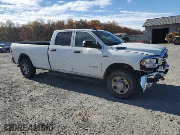 ✅ 2021 Ram 2500 Tradesman • VIN: 3C6UR5HJ6MG561247 • Lot: 90834525. Wystawiony na Copart z przebiegiem 36 180 mil. Bezpłatny archiwum sprzedaży aukcyjnych z USA i szczegółowy raport historii pojazdu na DreamBid. Zdjęcie 4.