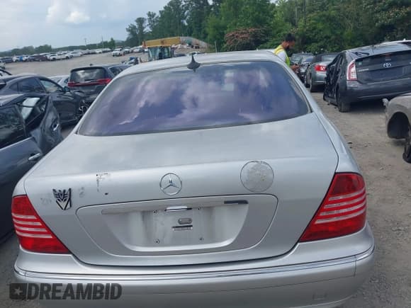 ✅ 2006 Mercedes-Benz S 350 • VIN: WDBNF67J56A477191 • Lot: 42496563. Wystawiony na IAAI z przebiegiem 193 897 mil. Bezpłatny archiwum sprzedaży aukcyjnych z USA i szczegółowy raport historii pojazdu na DreamBid. Zdjęcie 16.