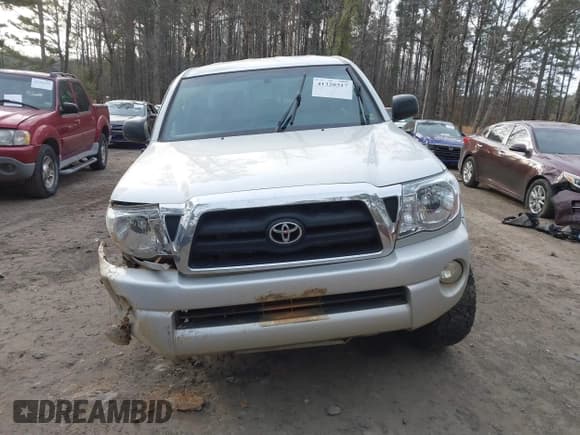 ✅ 2005 Toyota Tacoma • VIN: 5TELU42N55Z069789 • Lot: 41320317. Wystawiony na IAAI z przebiegiem 198 262 mil. Bezpłatny archiwum sprzedaży aukcyjnych z USA i szczegółowy raport historii pojazdu na DreamBid. Zdjęcie 11.