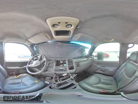 ✅ 2006 Chevrolet Silverado 2500HD LT1 • VIN: 1GCHC23D16F185881 • Lot: 44713115. Wystawiony na Copart z przebiegiem Nie podano. Bezpłatny archiwum sprzedaży aukcyjnych z USA i szczegółowy raport historii pojazdu na DreamBid. Zdjęcie 12.