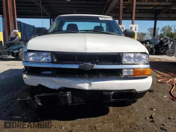 ✅ 2003 Chevrolet S-10 LS • VIN: 1GCCS14H238154549 • Лот: 82398754. Опубликован ранее на Copart с пробегом 154 705 миль. Бесплатный доступ к архиву аукционных продаж из США и подробный отчёт об истории автомобиля на DreamBid. Изображение 5.