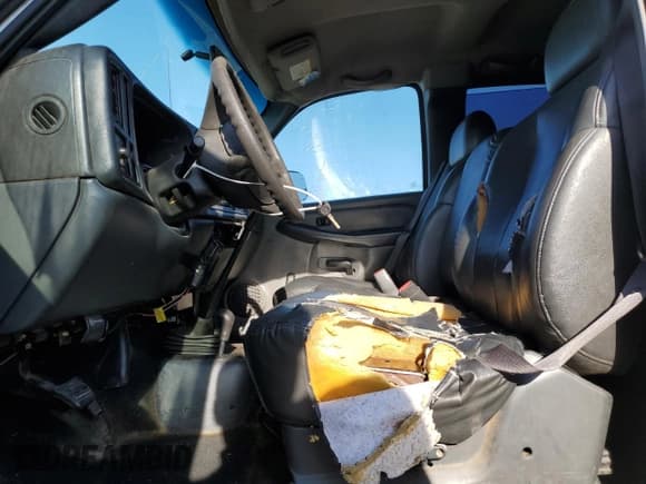 ✅ 2002 Chevrolet Silverado 3500 LS • VIN: 1GCJK391X2E173753 • Lot: 58004135. Listed on Copart with 378,810 mi. Free auction sales archive from the USA and detailed vehicle history report at DreamBid. Image 7.