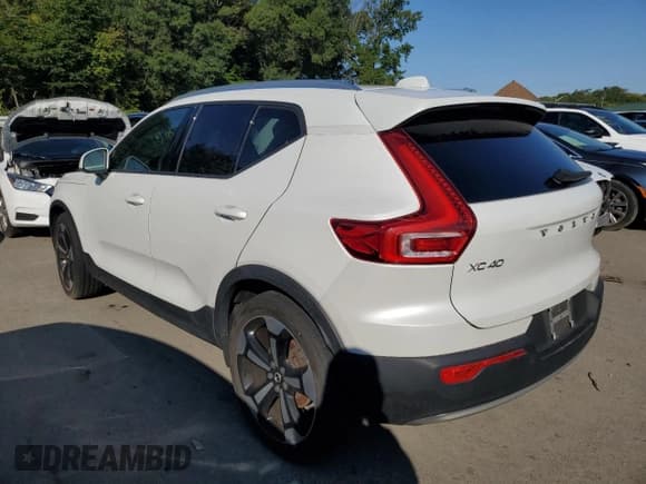 ✅ 2021 Volvo XC40 Momentum • VIN: YV4162UK4M2431832 • Лот: 71596125. Опубликован ранее на Copart с пробегом Не указан. Бесплатный доступ к архиву аукционных продаж из США и подробный отчёт об истории автомобиля на DreamBid. Изображение 2.