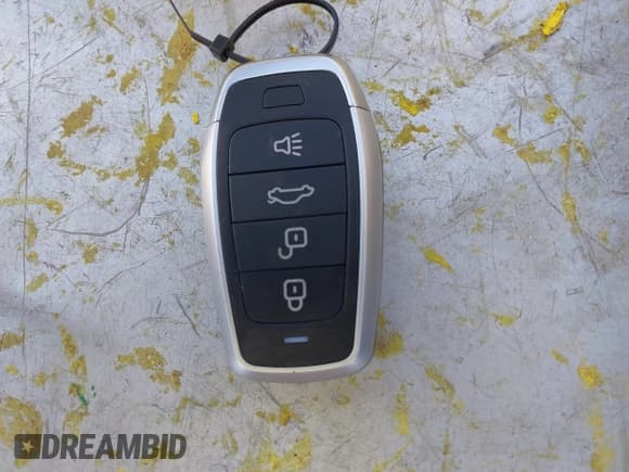 ✅ 2015 Kia Cadenza Premium • VIN: KNALN4D78F5174422 • Lot: 43715111. Wystawiony na IAAI z przebiegiem 158 848 mil. Bezpłatny archiwum sprzedaży aukcyjnych z USA i szczegółowy raport historii pojazdu na DreamBid. Zdjęcie 11.