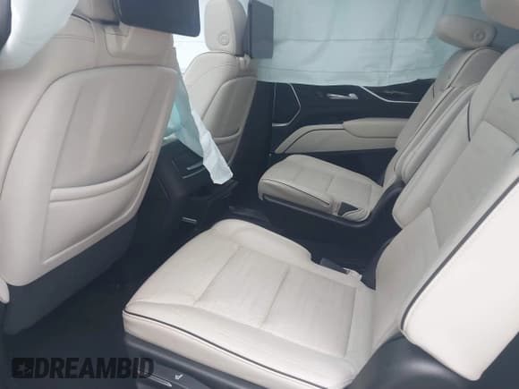 ✅ 2021 Cadillac Escalade Sport • VIN: 1GYS4FKL8MR238598 • Lot: 41388898. Wystawiony na IAAI z przebiegiem 43 905 mil. Bezpłatny archiwum sprzedaży aukcyjnych z USA i szczegółowy raport historii pojazdu na DreamBid. Zdjęcie 8.