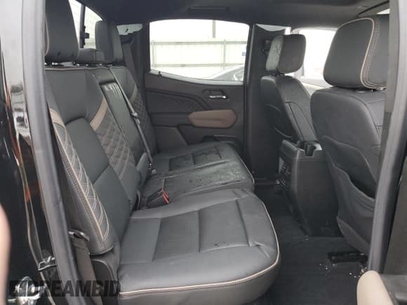 ✅ 2024 GMC Canyon 4WD Denali • VIN: 1GTP6FEK6R1295722 • Lot: 44948475. Wystawiony na Copart z przebiegiem 864 mil. Bezpłatny archiwum sprzedaży aukcyjnych z USA i szczegółowy raport historii pojazdu na DreamBid. Zdjęcie 11.