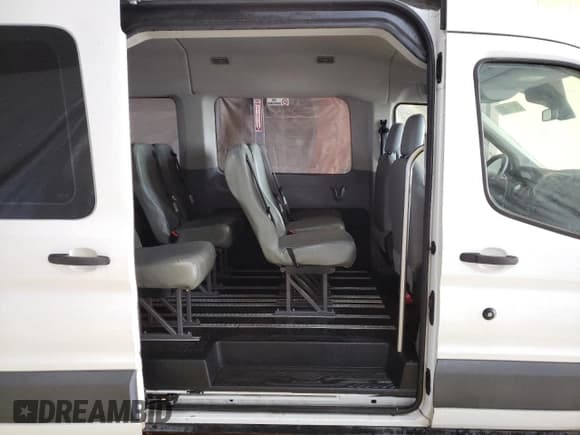 ✅ 2016 Ford Transit XL • VIN: 1FMZK1CM3GKB48613 • Lot: 47028595. Wystawiony na Copart z przebiegiem 205 794 mil. Bezpłatny archiwum sprzedaży aukcyjnych z USA i szczegółowy raport historii pojazdu na DreamBid. Zdjęcie 11.