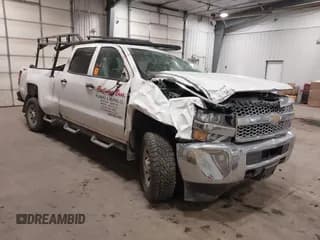 ✅ 2019 Chevrolet Silverado 2500HD Work Truck • VIN: 1GC1KREG8KF215456 • Lot: 41525880. Wystawiony na IAAI z przebiegiem 168 500 mil. Bezpłatny archiwum sprzedaży aukcyjnych z USA i szczegółowy raport historii pojazdu na DreamBid. Zdjęcie 1.