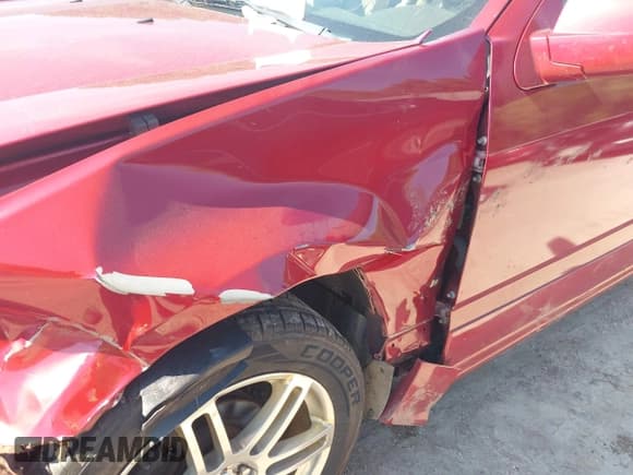 ✅ 2008 Cadillac SRX AWD • VIN: 1GYEE437X80198325 • Lot: 42984121. Wystawiony na IAAI z przebiegiem 206 337 mil. Bezpłatny archiwum sprzedaży aukcyjnych z USA i szczegółowy raport historii pojazdu na DreamBid. Zdjęcie 13.