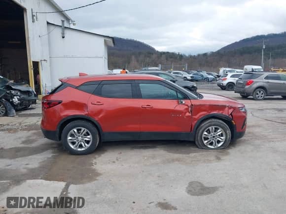 2021 Chevrolet Blazer LT z VIN 3GNKBHR4XMS567457, wystawiony jako IAAI lot #41133024 z przebiegiem 48 422 mil mil oraz . Historia ofert i sprzedaży dostępna na DreamBid. Obrazek 13.