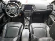 ✅ 2019 Jeep Compass Limited • VIN: 3C4NJDCB3KT638577 • Lot: 84246035. Wystawiony na Copart z przebiegiem 68 123 mil. Bezpłatny archiwum sprzedaży aukcyjnych z USA i szczegółowy raport historii pojazdu na DreamBid. Zdjęcie 8.