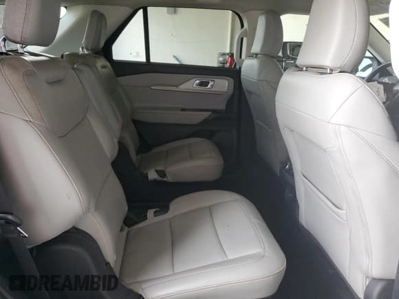 ✅ 2025 Ford Explorer Active • VIN: 1FMUK7DH9SGA42810 • Lot: 82742545. Wystawiony na Copart z przebiegiem 13 241 mil. Bezpłatny archiwum sprzedaży aukcyjnych z USA i szczegółowy raport historii pojazdu na DreamBid. Zdjęcie 11.