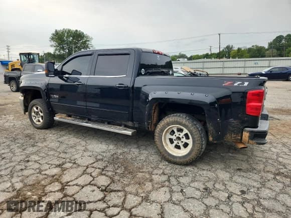 ✅ 2018 Chevrolet Silverado 1500 LT • VIN: 3GCUKREC2JG223429 • Лот: 71551225. Опубликован ранее на Copart с пробегом 125 028 миль. Бесплатный доступ к архиву аукционных продаж из США и подробный отчёт об истории автомобиля на DreamBid. Изображение 2.